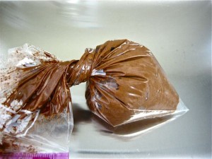 French Macarons - Step by step guide. Mix ingredients Love With Food - French Macarons - Step by step guide. Mix ingredients