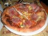 Pineapple_pizza_thumb