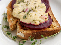 Beet_brushetta_thumb
