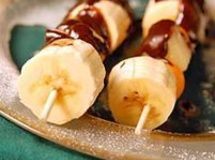 Skewered-fruit-with-chocolate-sauce__1__thumb