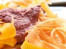 Pumpkin-tagliatelle-with-beet-alfredo-sauce-001_thumb