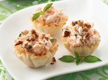 Smoked_salmon_cheese_cups_thumb