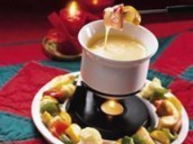 Cheese_fondue_with_roasted_vegetable_dippers_thumb