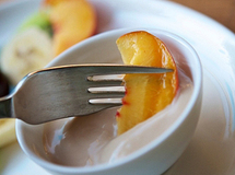 Vegan_irish_cream_dip_wih_fruit_thumb