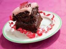 Chocolate-beetcake-with-raspberry-filling-and-frosting-003_thumb