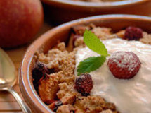 Apple-raspberry-crisp-with-streusel-topping_thumb