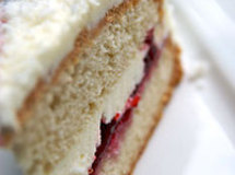 White-lemon-cake-with-raspberry-filling_thumb