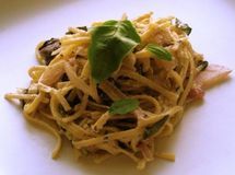 Pasta With Caramelized Onions And Goat Cheese 