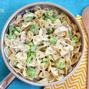 Creamy Pesto Pasta With Chicken & Broccoli