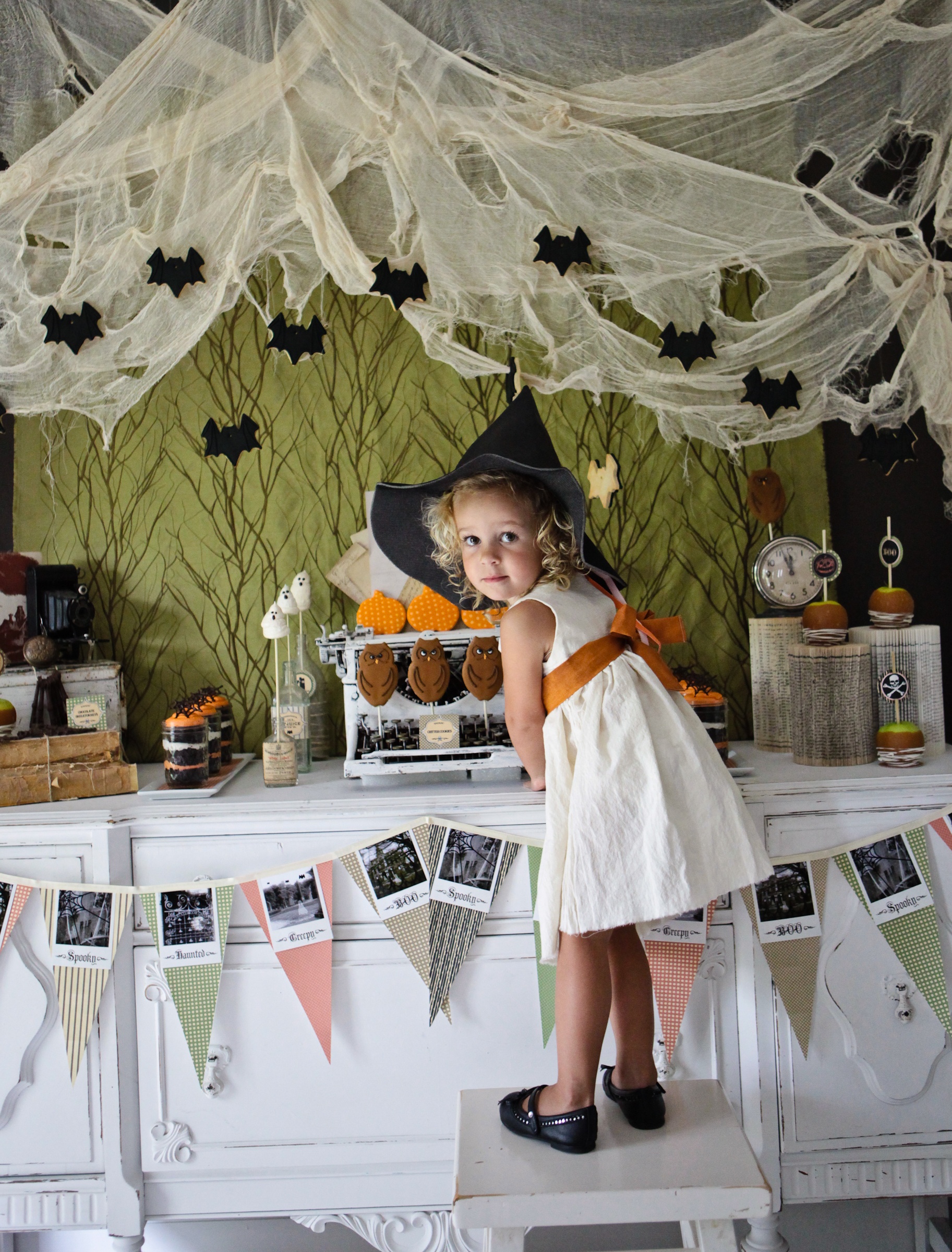 Halloween Party Table