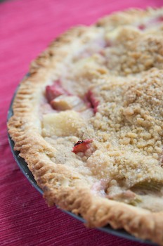 Vegan Hawaiian Rhubarb Pie With Ginger Streusel Topping